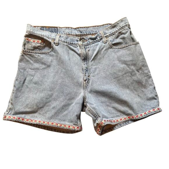 Levi Vintage (3/99) Women's Shorts with Flower Hem.  Size 14 - Picture 1 of 7